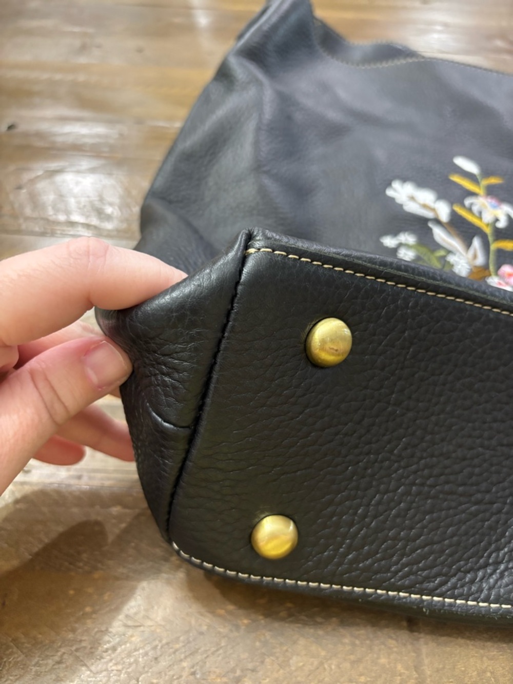 Amerileather Floral Embroidered Leather Hobo Bag - Picture 5 of 9